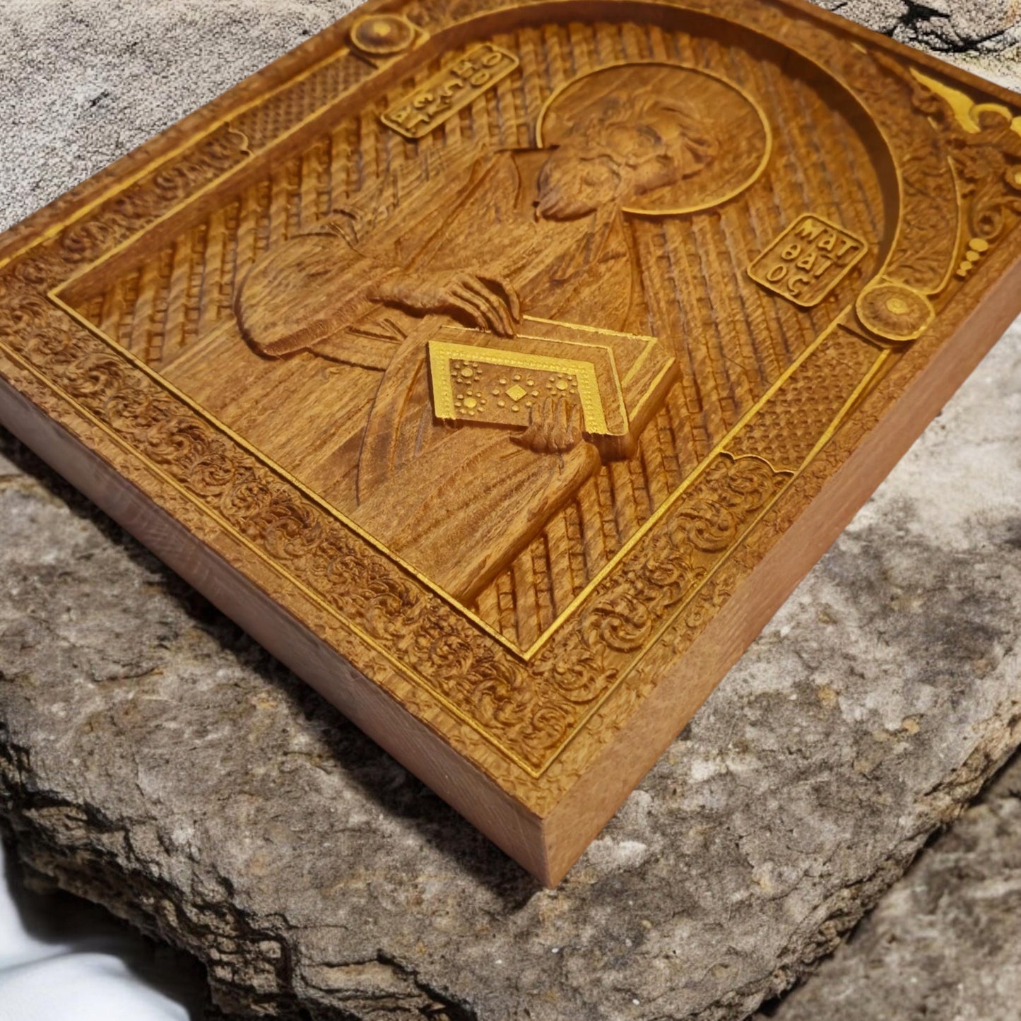 Ευαγγελιστής Ματθαίος Ξυλόγλυπτη Εικόνα.
