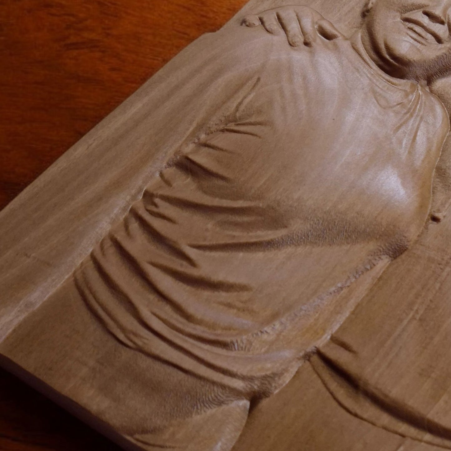 Ξυλόγλυπτη εικόνα από φωτογραφία. Χειροποίητο πορτρέτο από εικόνα.